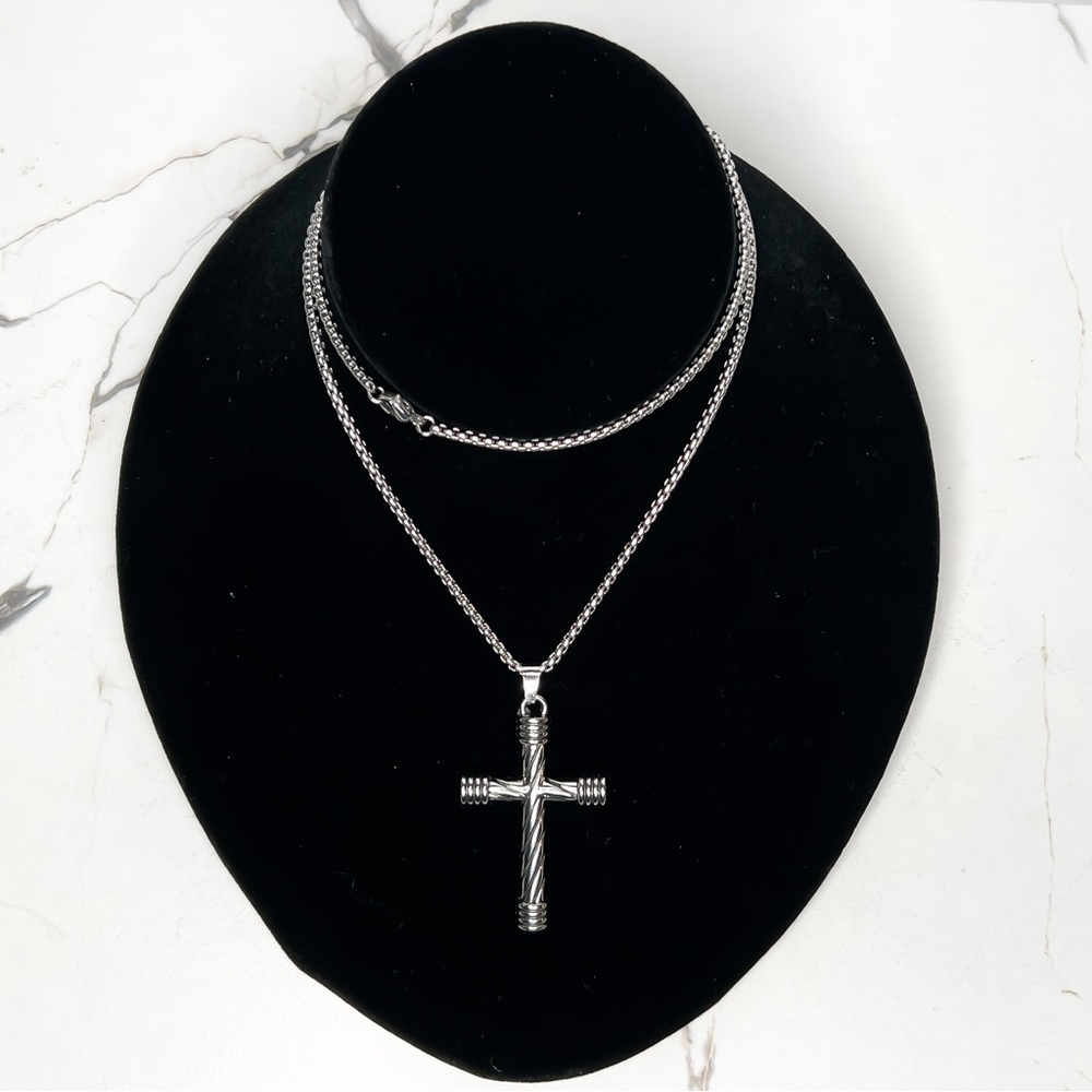 † Men’s Chunky Silver Ion Plated Stainless Steel Latin Cross Necklace